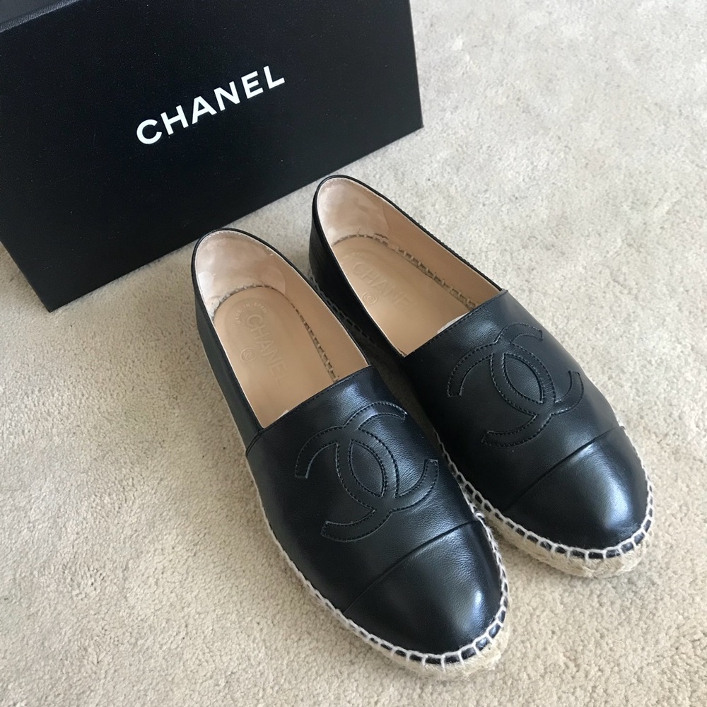 🚫SOLD! 🎉 HOST PICK 🎉 CHANEL BLACK ESPADRILLES - Picture 2 of 8